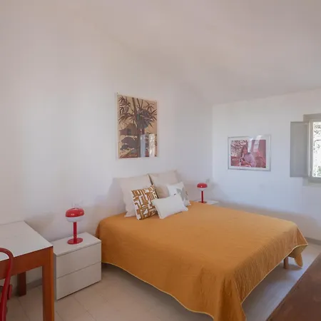 Villa Montecristo - *